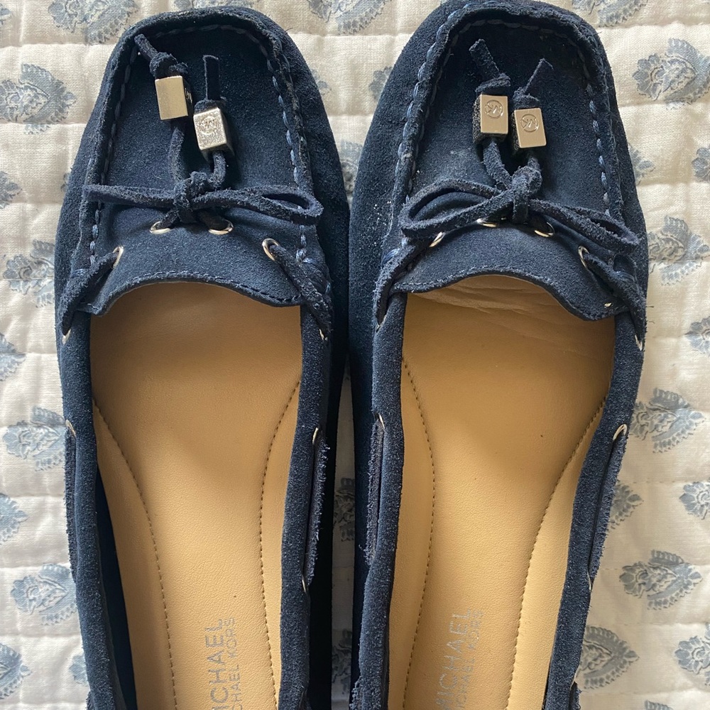 MICHAEL KORS moccasin blue Nav suede.